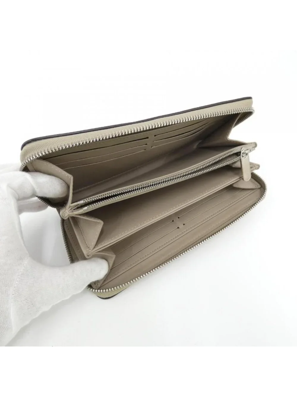 Louis Vuitton Mahina Zippy Wallet